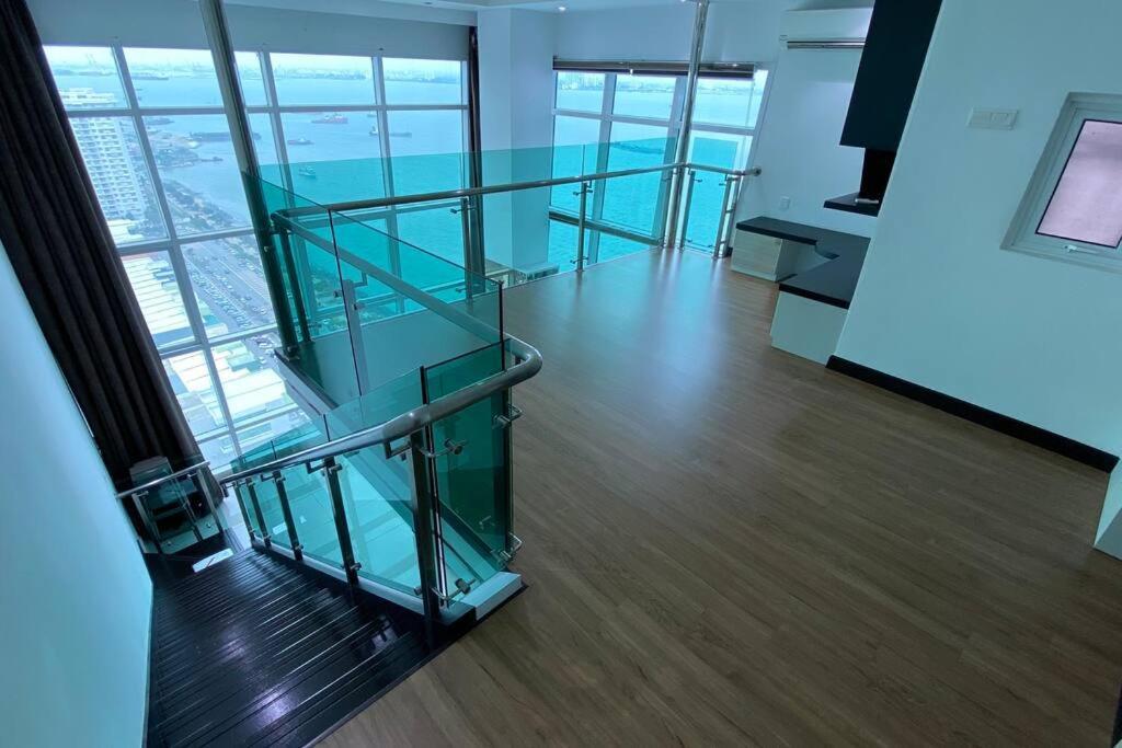 The Maritime Suite @ Panoramic Duplex 海景の家 Jelutong Eksteriør billede
