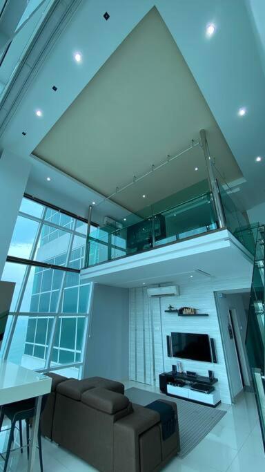 The Maritime Suite @ Panoramic Duplex 海景の家 Jelutong Eksteriør billede