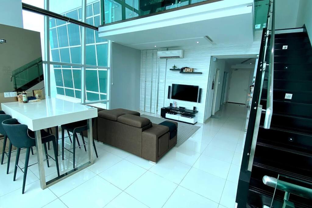 The Maritime Suite @ Panoramic Duplex 海景の家 Jelutong Eksteriør billede